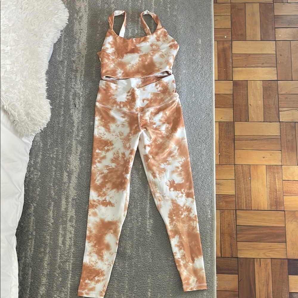 Tie-Dye workout set in Orange and White